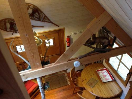 Hostal Les Roulottes De La Baronnie