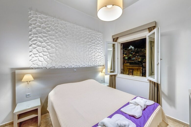 Hostal Ethrion