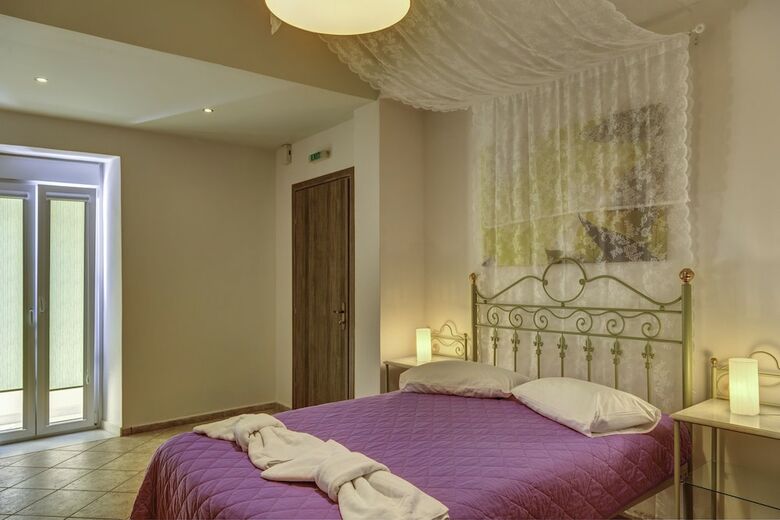 Hostal Ethrion