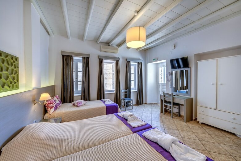 Hostal Ethrion