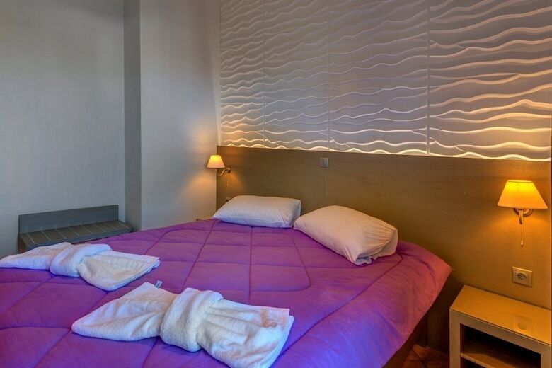 Hostal Ethrion