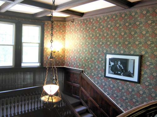 Posada Longwood Inn