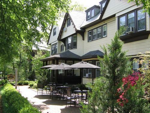 Posada Longwood Inn