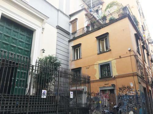 Apartment 25