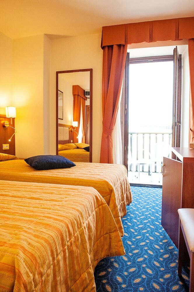 Hotel Benaco