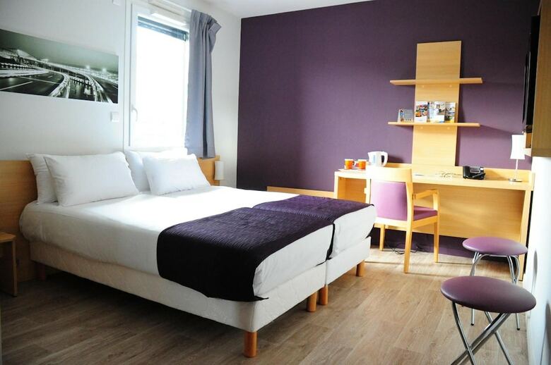 Hotel Comfort Suites Lyon Est Eurexpo