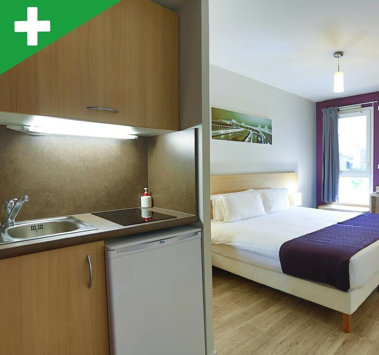 Hotel Comfort Suites Lyon Est Eurexpo