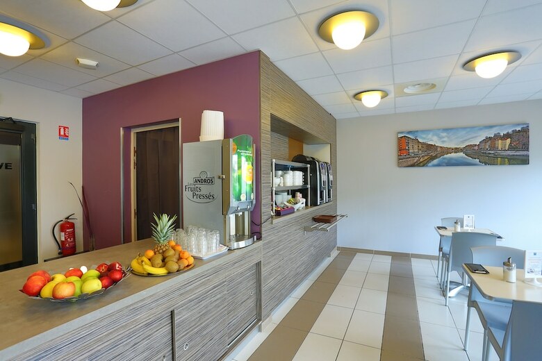Hotel Comfort Suites Lyon Est Eurexpo