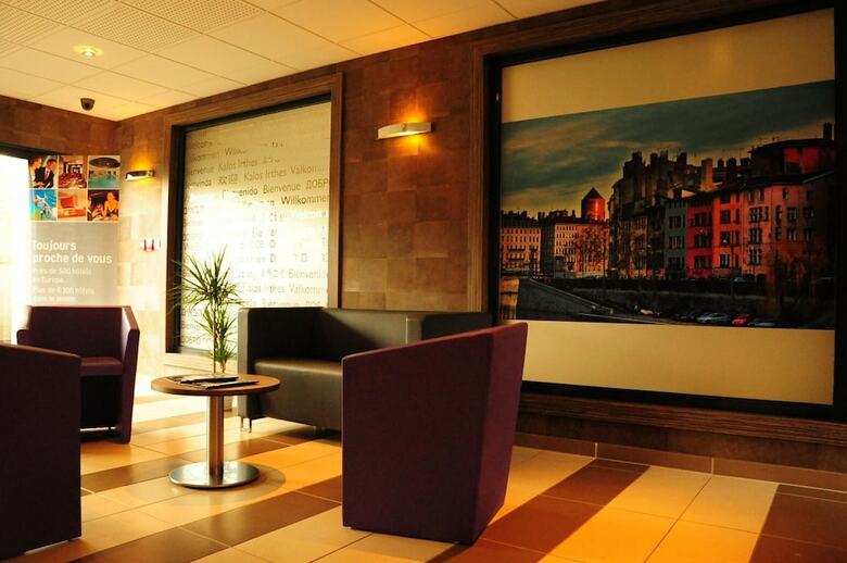 Hotel Comfort Suites Lyon Est Eurexpo