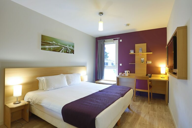 Hotel Comfort Suites Lyon Est Eurexpo