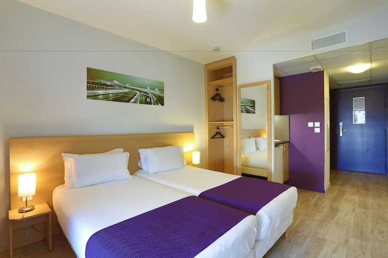 Hotel Comfort Suites Lyon Est Eurexpo