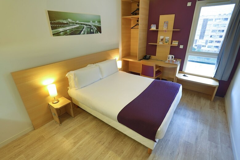 Hotel Comfort Suites Lyon Est Eurexpo