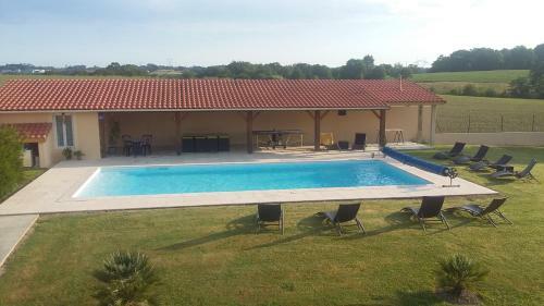 Bed & Breakfast Chambres D'h�tes Au Sarrailh