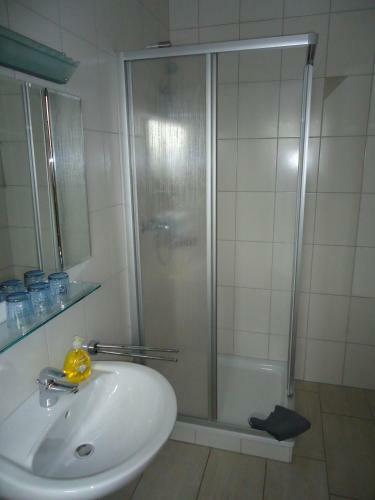 Hostal Hotel Leise Garni