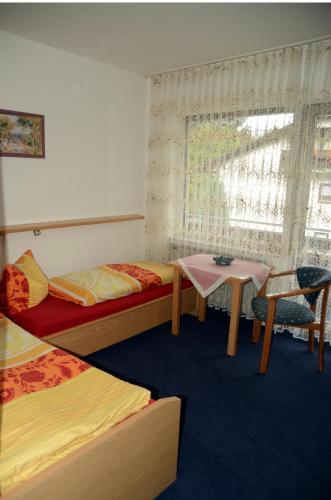 Hostal Hotel Leise Garni
