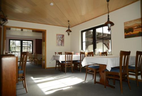 Hostal Hotel Leise Garni
