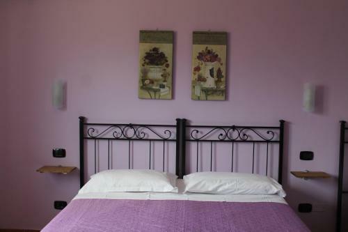 Hostal Piccola Perla Guest House