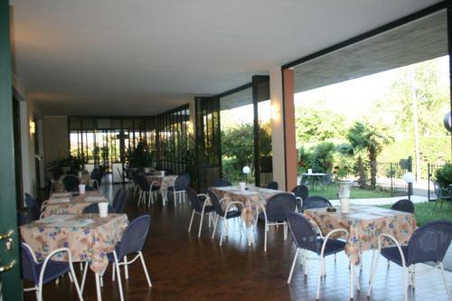 Aparthotel Residence Miralago Rooms & Apartments