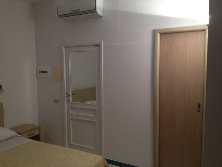 Hostal Guest House La Piazzetta
