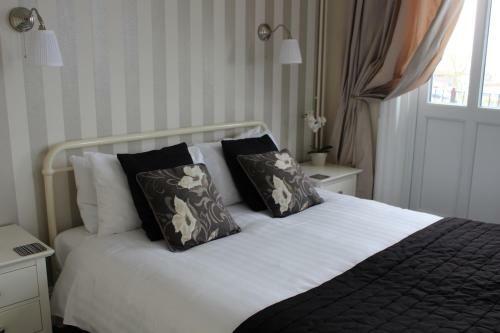 Hostal The Marina