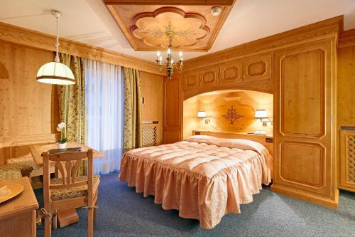 Hotel Columbia