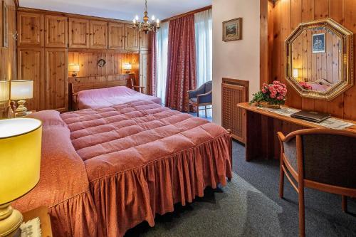 Hotel Columbia