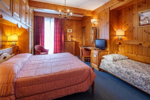 Hotel Columbia