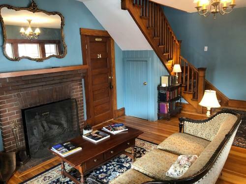 Hotel Abalonia Inn