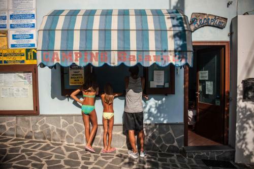 Camping Baia Unci