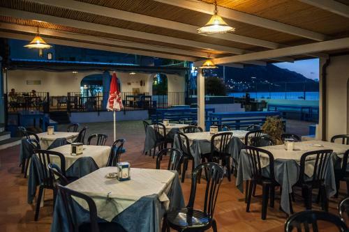 Camping Baia Unci