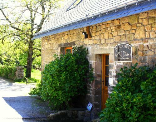 Les Cabanes Perch�es De Dihan