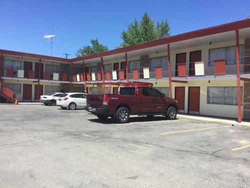 Towne Center Motel