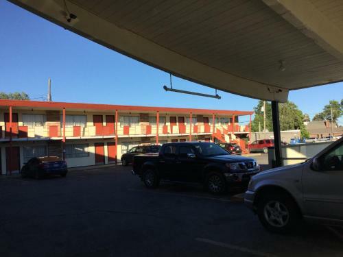 Towne Center Motel
