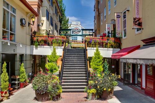 Posada Inn At The 5th