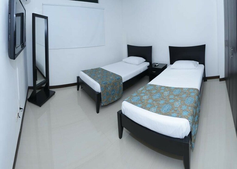 Aparthotel Apartasuites El Pe�on