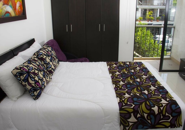 Aparthotel Apartasuites El Pe�on