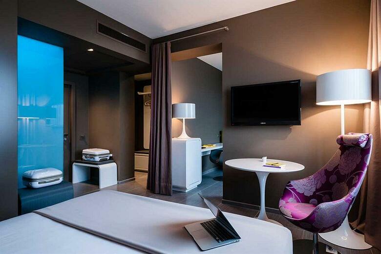 8piuhotel