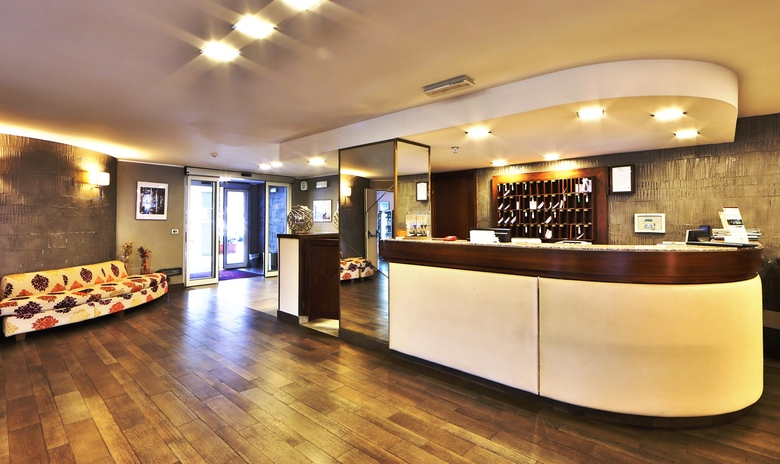 Hotel Regal Residence