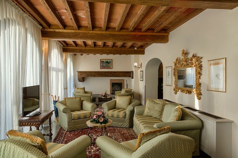 Hotel M Gallery Villa Olmi Firenze