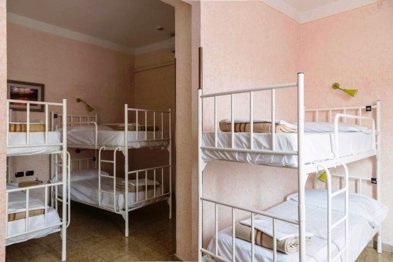 Archi Rossi Hostel
