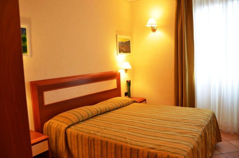 Archi Rossi Hostel