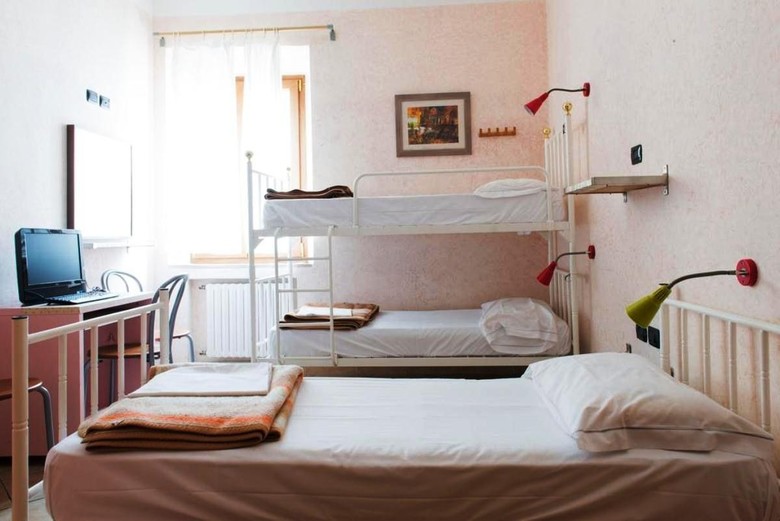Archi Rossi Hostel