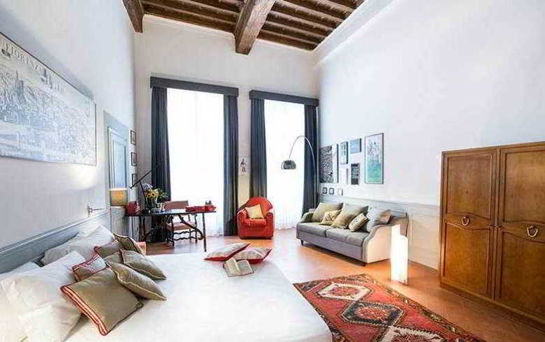 Hotel Soprarno Suites