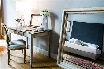 Hotel Soprarno Suites