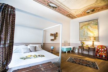 Hotel Soprarno Suites