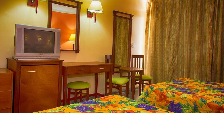 Hotel Club Tropical