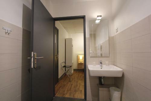 Hotel H�tel Vol de Nuit Purpan (Ex Christol)