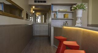 Hostal Diana's Rooms & Suites