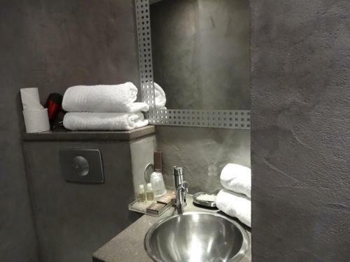 Hotel B Lodge