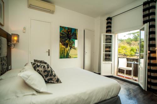 Hotel B Lodge